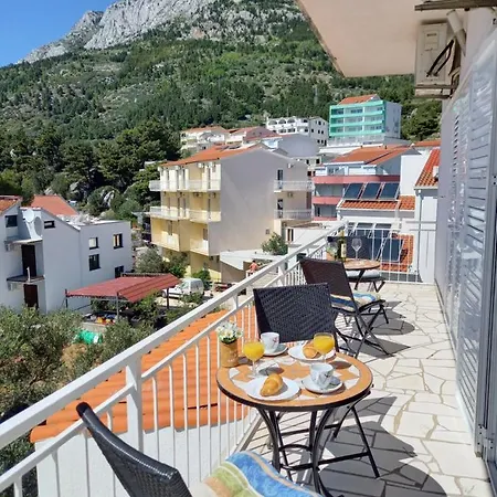 Apartmani Omrcen Baska Voda Exterior photo