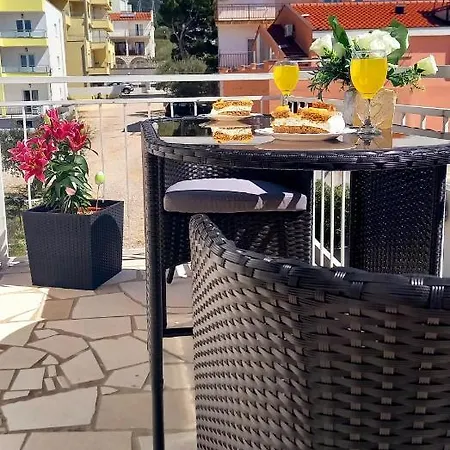 Apartmani Omrcen Baska Voda Exterior photo