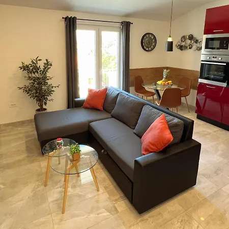 Apartmani Omrcen Baska Voda Exterior photo