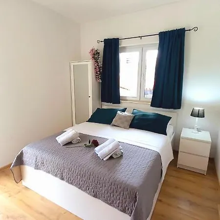 Apartmani Omrcen Baska Voda Exterior photo