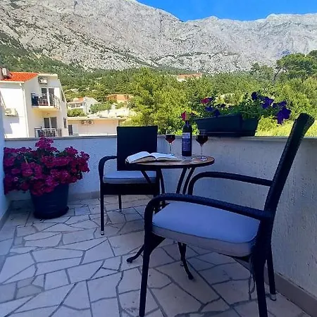 Apartmani Omrcen Baska Voda Exterior photo