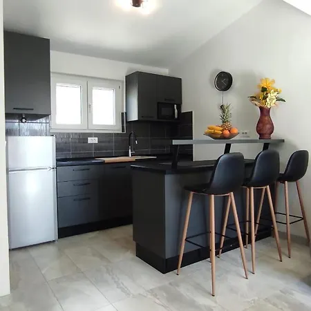 Apartmani Omrcen Baska Voda Room photo
