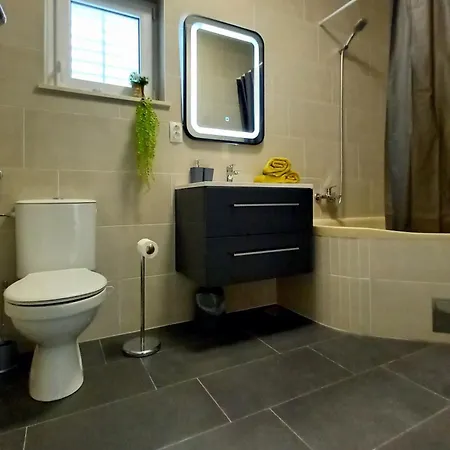 Apartmani Omrcen Baska Voda Room photo